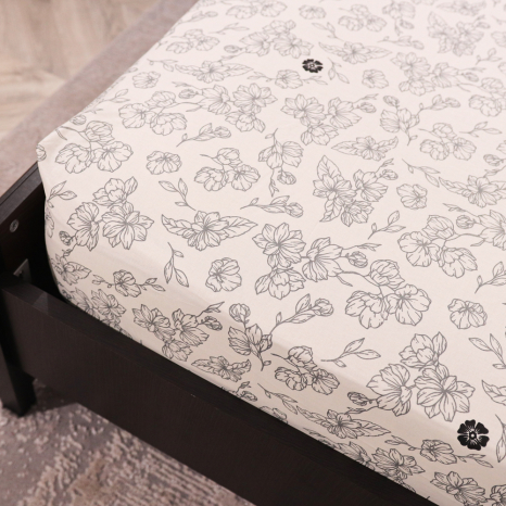 Простынь на резинке (160*200*25) бежевая с цветочным принтом №663114