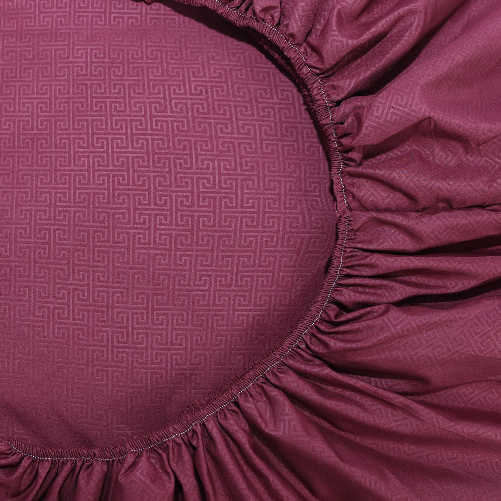 Простынь на резинке (140*200*25) орнамент на бордовом №1725