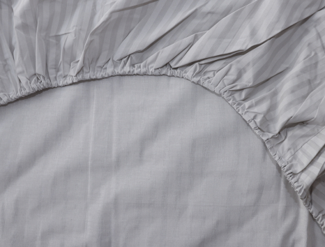 Простирадло на резинці (180*200*25) смугасте світло-сіре №10039