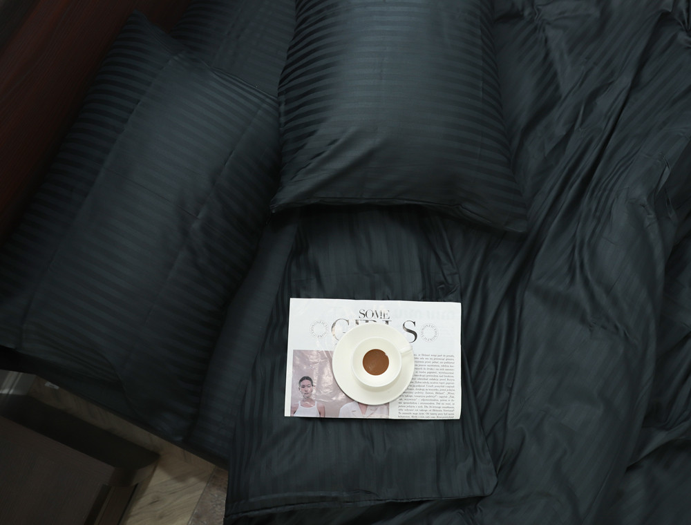 Полуторний набір постільної білизни 150*220 з Страйп Сатину №544007