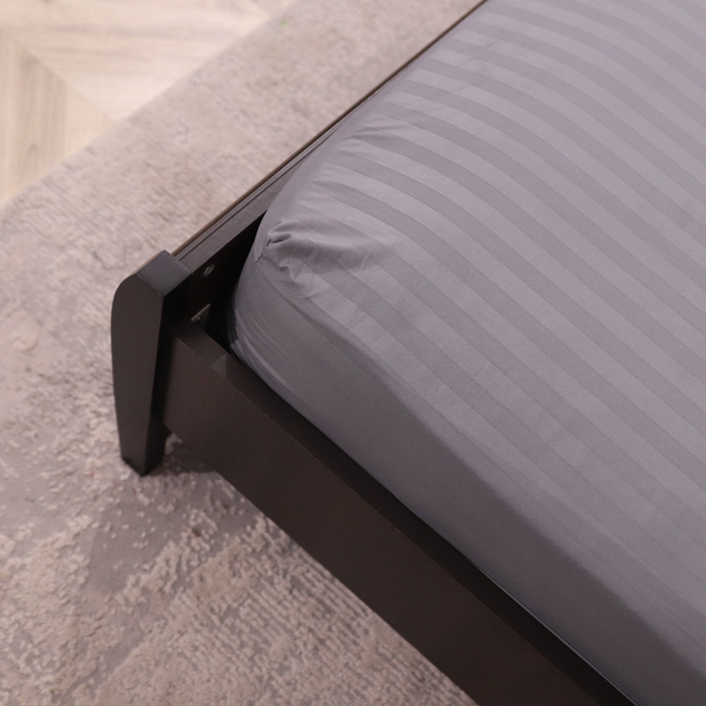 Простирадло на резинці (120*200*25) сіра смужка №2005