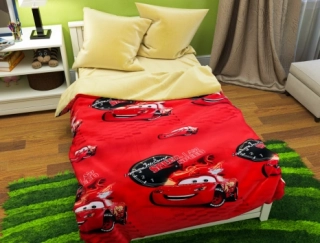 Красная постель – атмосфера комфорта в спальне