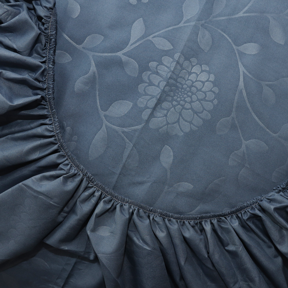 Простынь на резинке (180*200*25) с веточками на синем №4228