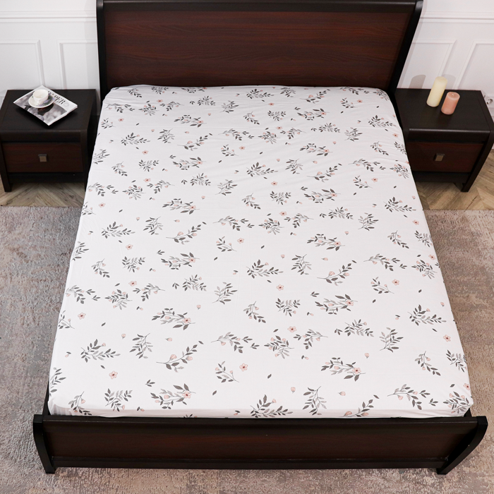 Простынь на резинке (160*200*25) белая с цветочным принтом №6650471