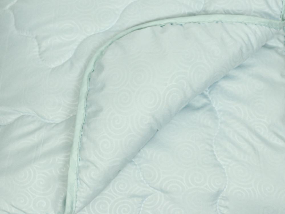 Двуспальное летнее одеяло микрофибра/синтепон №41089