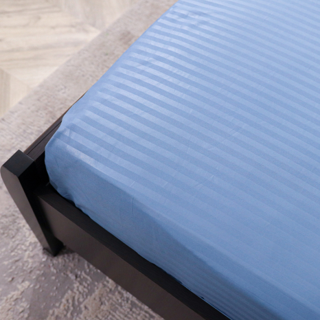 Простынь на резинке (160*200*25) голубая полоска №2025