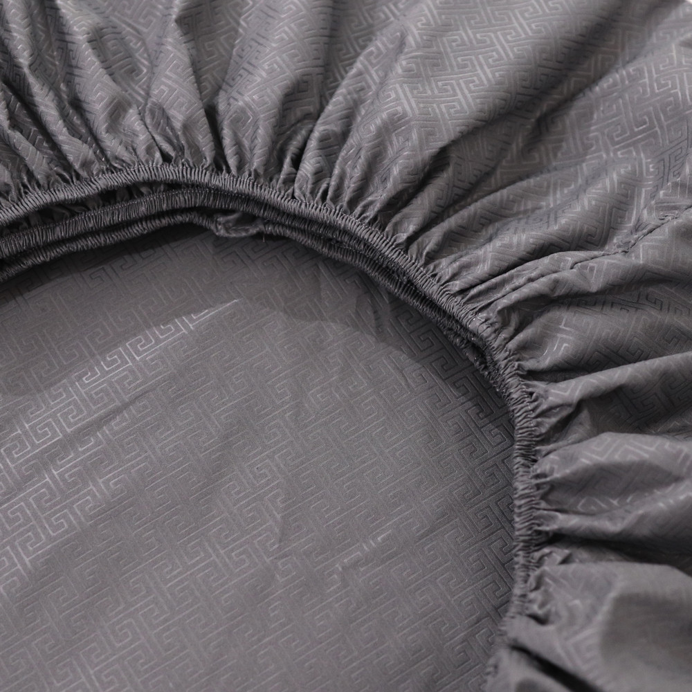 Простыня на резинке (120*200*25) геометрия на сером №2006