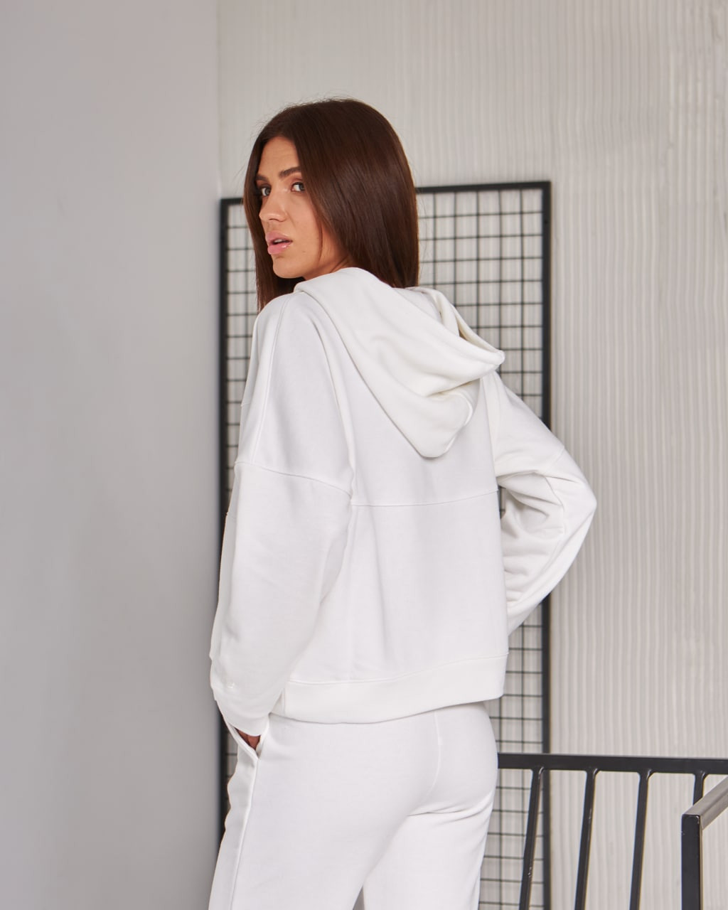 Жіночий спортивний костюм з капюшоном (Розмір S) білий №20222161
