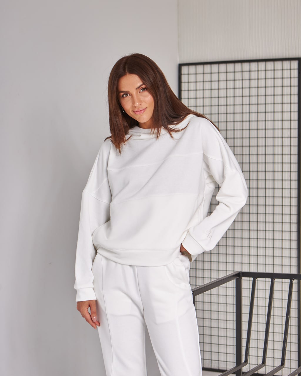 Жіночий спортивний костюм з капюшоном (Розмір S) білий №20222161