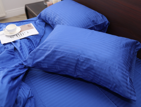 Полуторний набір постільної білизни 150*220 зі Страйп Сатину №18-3949 Черешенка™