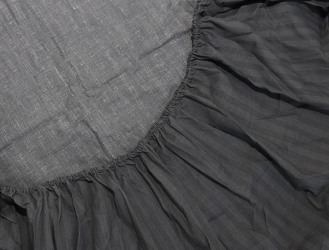 Простирадло на резинці (180*200*25) темно-сіре смугасте №10026