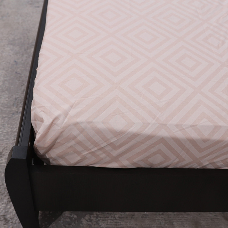 Простынь на резинке (90*200*25) ромб персиковый №124