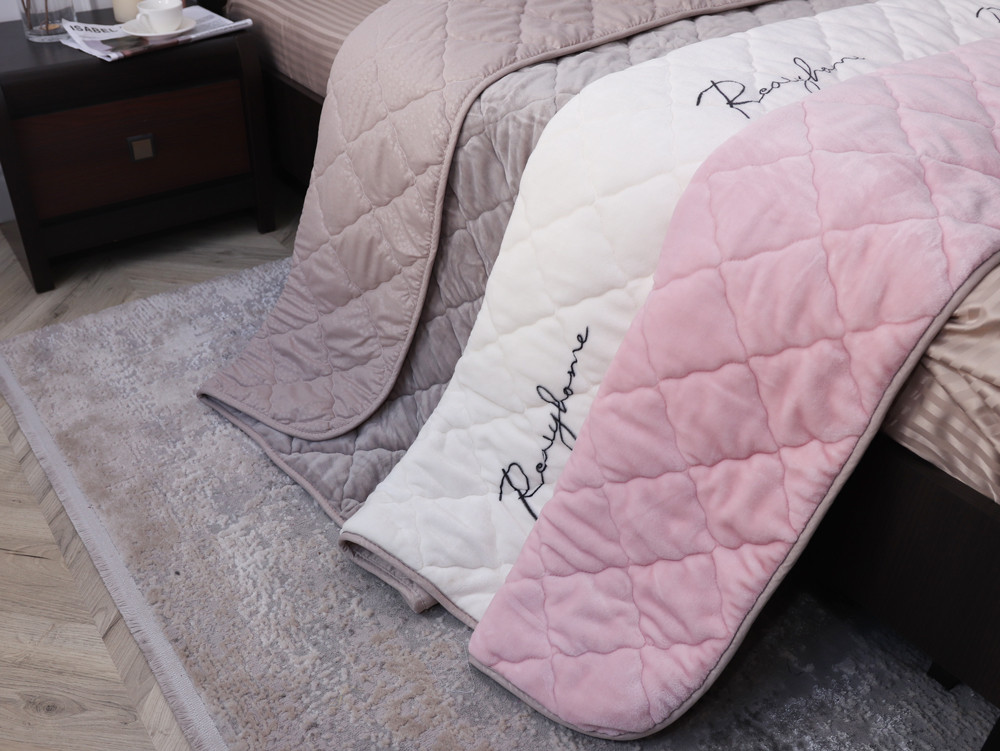 Полуторне флісове стьобане покривало №55077R