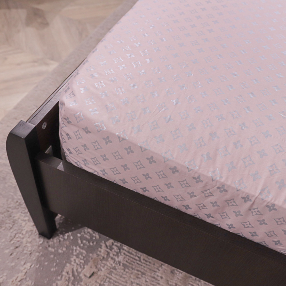 Простынь на резинке (140*200*25) пудровое с логотипом LOUIS VUITTON №5011