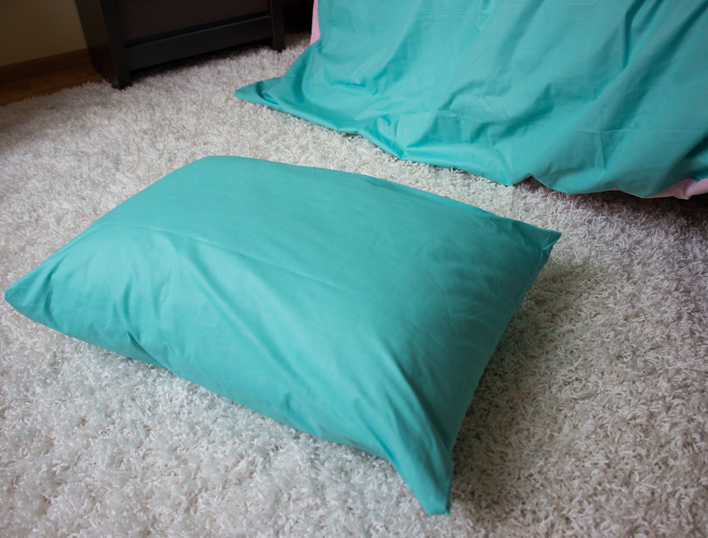 Сімейний набір однотонної постільної білизни із Бязі "Gold" №15753AB Черешенька™