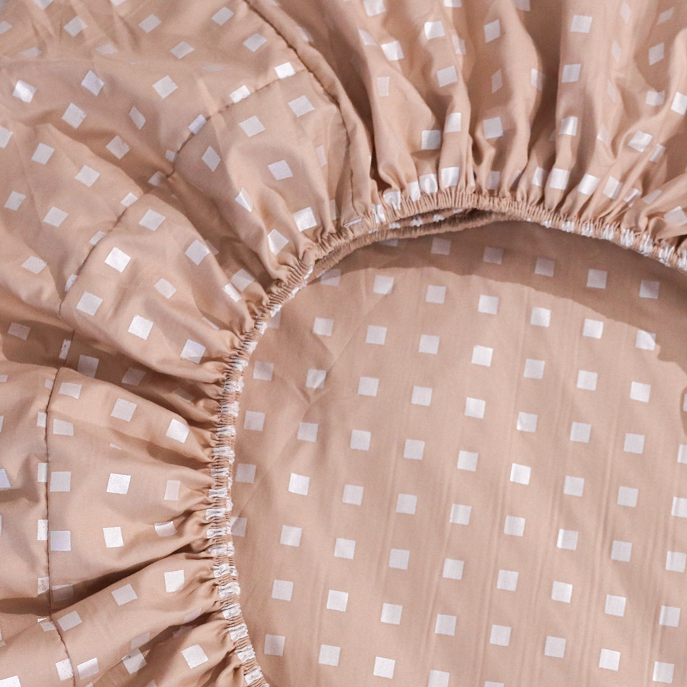 Простынь на резинке (120*200*25) мелкие квадраты на бежевом №2702