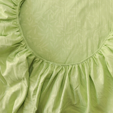 Простынь на резинке (180*200*25) с веточками на зелёном №8844