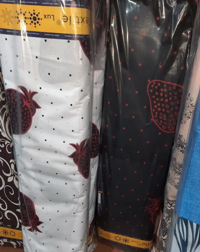 Тканина для постільної білизни Бязь "Gold" Lux "Полунички" GL1336 (A+B) - (50м+50м)