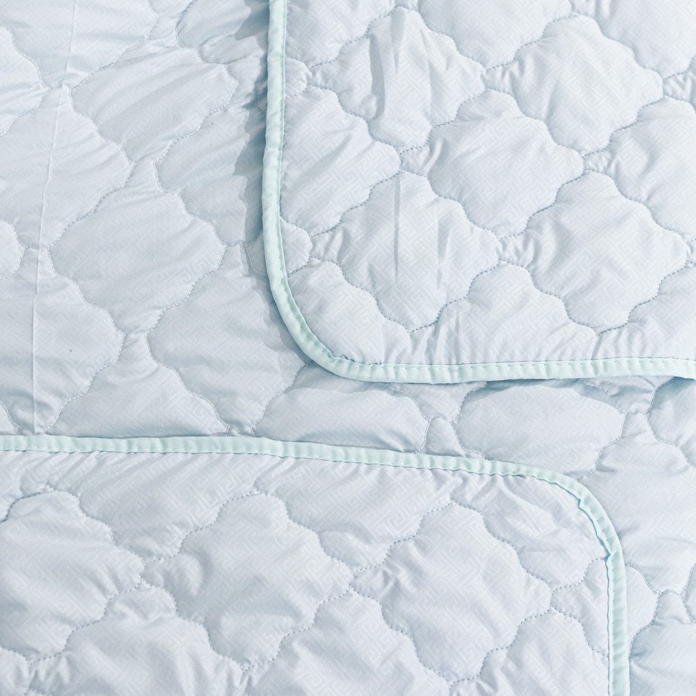 Двуспальное летнее одеяло микрофибра/холлофайбер №41132