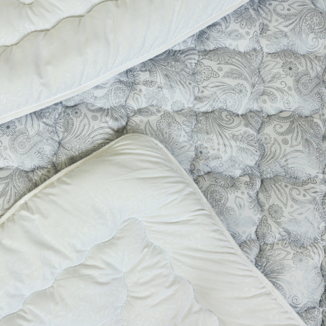 Двуспальное одеяло микрофибра/холлофайбер двустороннее №40108