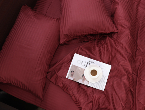 Полуторный набор постельного белья 150*220 из Страйп Сатина №19-1650 Черешенка™